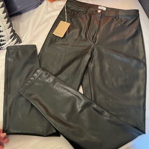 COPY - Aritzia— Wilfred Free Charm Vegan Leather pants 🖤